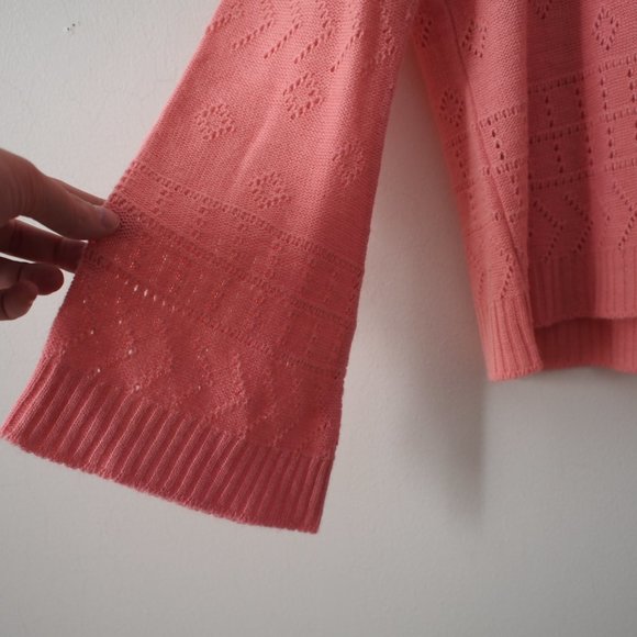 🌹 2/$20, 3/$28 Vintage bell sleeve pink knit sweater - Picture 11 of 11